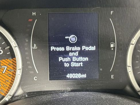 Used 2020 Jeep Renegade Latitude w/ Cold Weather Group image 20