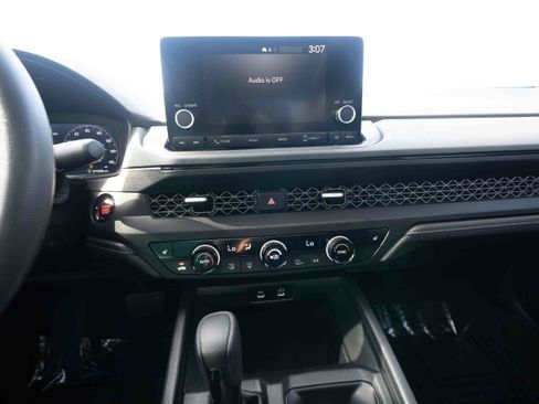 Used 2025 Honda Accord SE image 17
