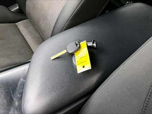 Used 2020 Toyota Camry LE image 13