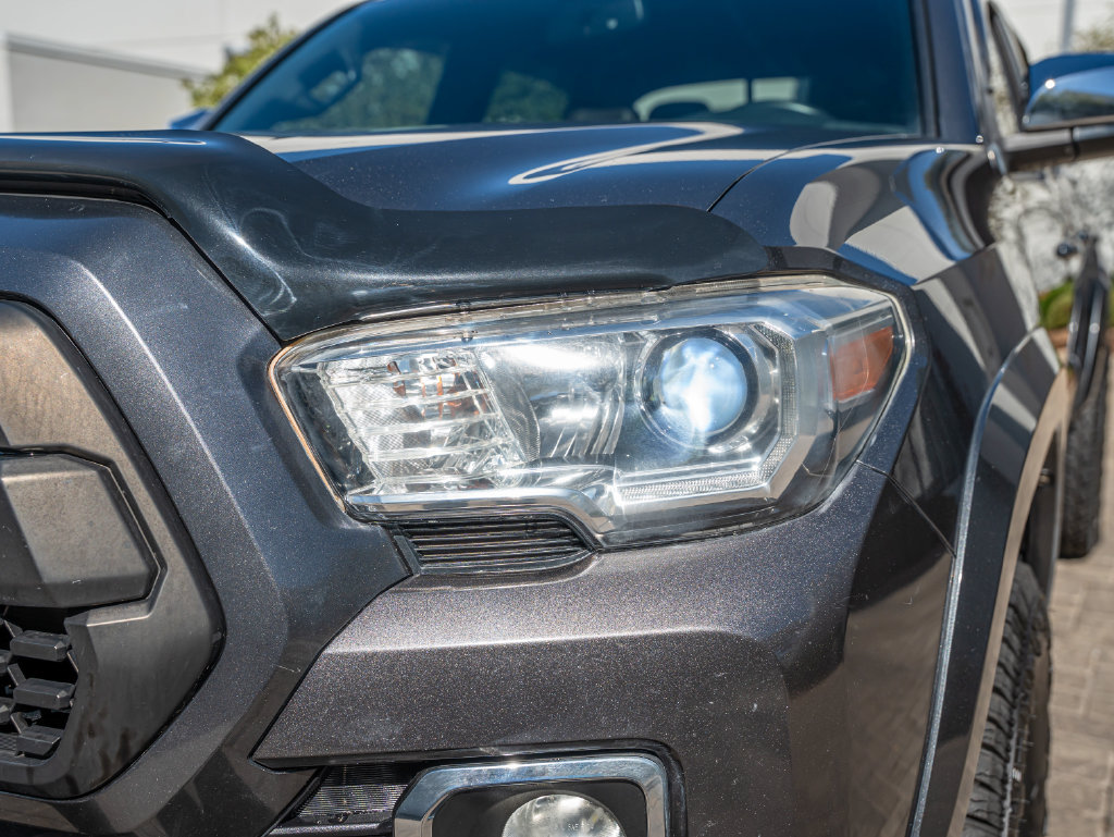 Used 2016 Toyota Tacoma Limited w/ Towing Package AWD/4WD image 15
