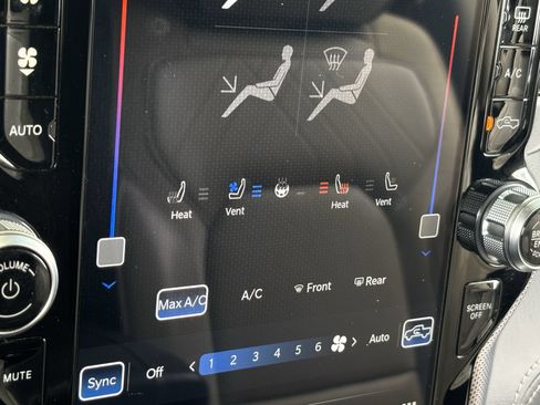 Used 2023 RAM 1500 Limited AWD/4WD image 8