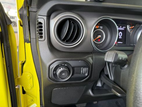 Used 2023 Jeep Wrangler Sport AWD/4WD image 28