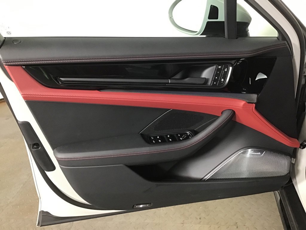 Certified 2026 Porsche Panamera GTS AWD/4WD image 28