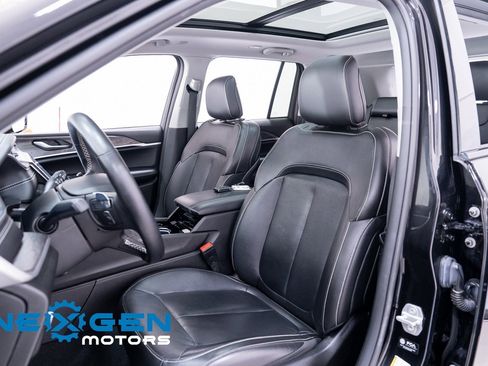 Used 2022 Jeep Grand Cherokee Limited image 26