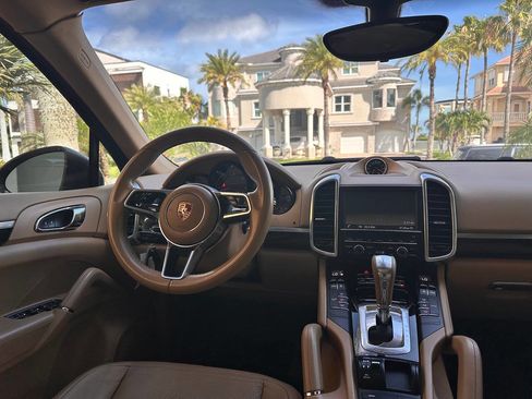 Used 2015 Porsche Cayenne Diesel AWD/4WD image 12