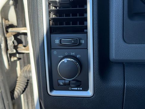 Used 2016 RAM 2500 SLT image 21