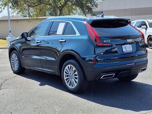 Used 2025 Cadillac XT4 Premium Luxury w/ Technology Package FWD image 3
