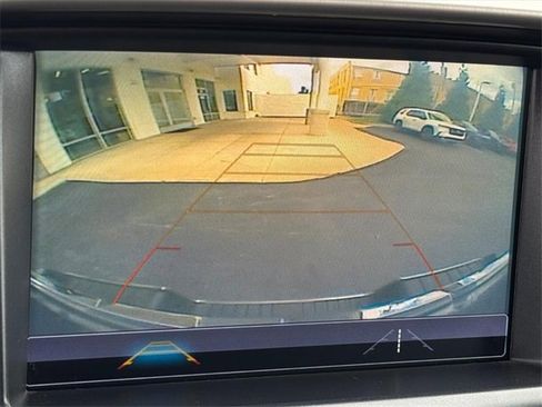 Used 2018 GMC Canyon SLE w/ SLE Convenience Package image 18