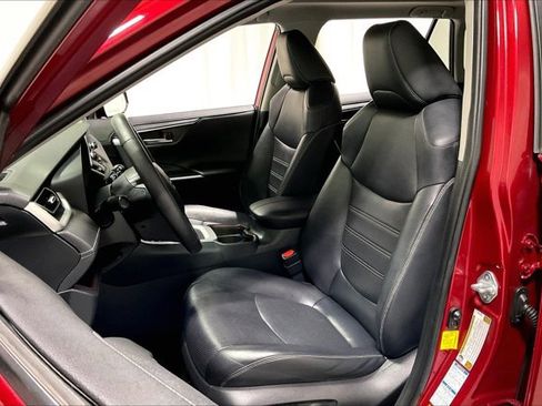 Used 2019 Toyota RAV4 Limited w/ Advanced Technology Package AWD/4WD image 25