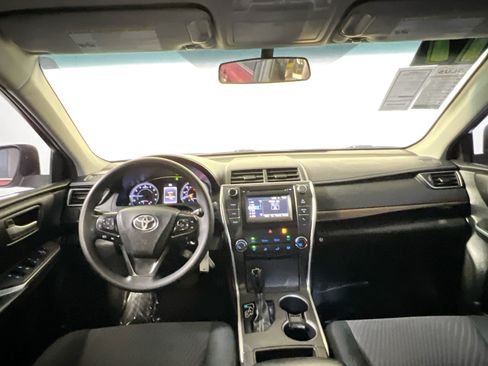 Used 2017 Toyota Camry LE FWD image 36