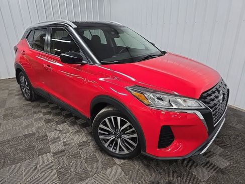 Used 2022 Nissan Kicks SV image 7