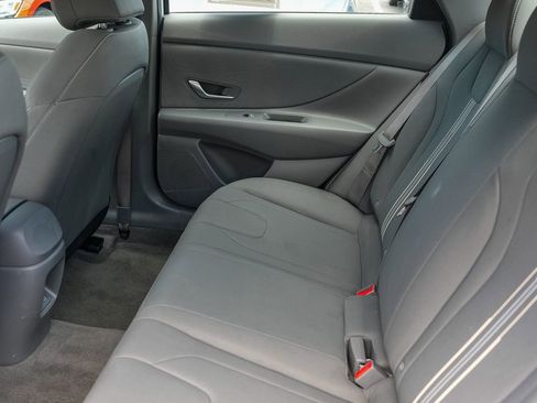 Used 2024 Hyundai Elantra SEL FWD image 18