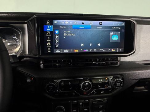 Used 2025 Jeep Wrangler Unlimited Sport S 4xe AWD/4WD image 19