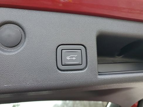 Used 2024 Chevrolet Equinox LT image 8