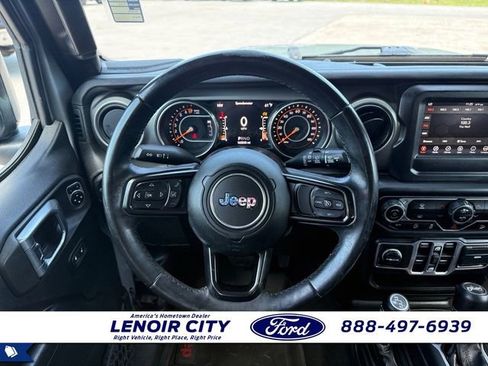 Used 2018 Jeep Wrangler Unlimited Sport S AWD/4WD image 16