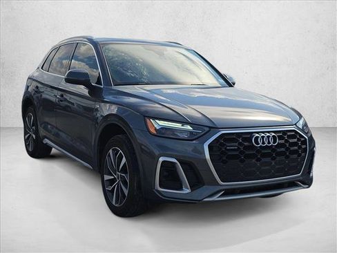 Used 2023 Audi Q5 2.0T Premium w/ Convenience Package AWD/4WD image 3
