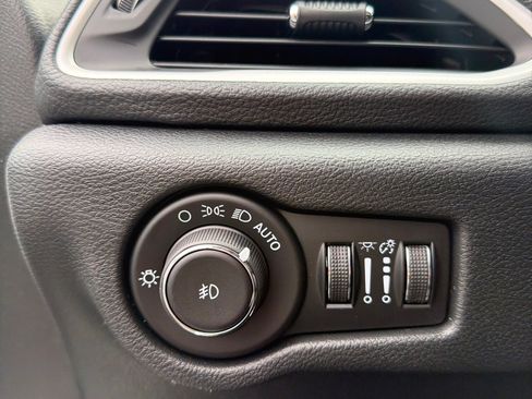 New 2026 Chrysler Pacifica Select w/ S Appearance Package FWD image 25