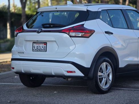 Used 2023 Nissan Kicks S FWD image 8