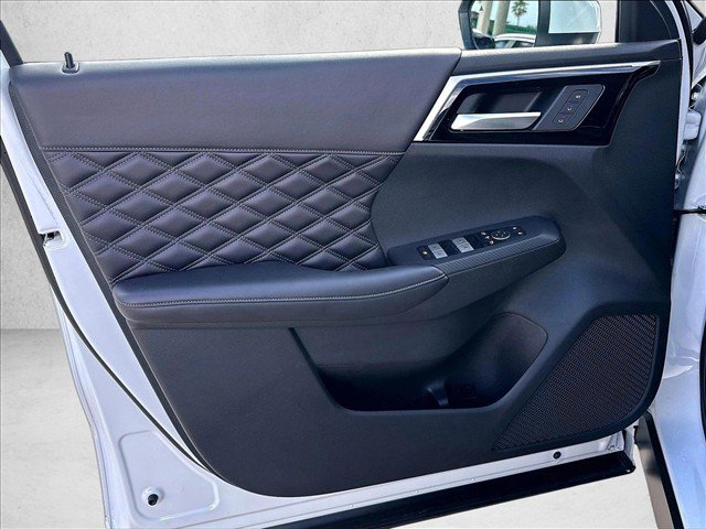 Used 2023 Mitsubishi Outlander SEL FWD image 17