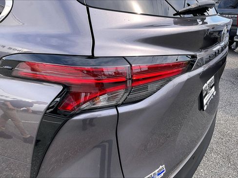 Used 2021 Toyota Sienna XLE FWD image 29