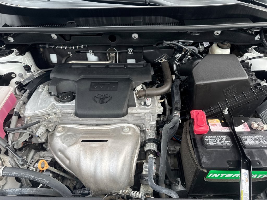 Used 2018 Toyota RAV4 SE w/ Advanced Technology Package AWD/4WD image 18