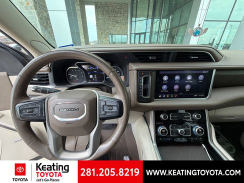 Used 2021 GMC Yukon XL Denali w/ Denali Premium Package RWD image 9