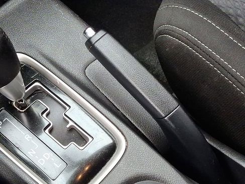 Used 2016 Mitsubishi Outlander ES image 29