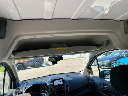 Used 2022 Ford Transit Connect XLT FWD image 22