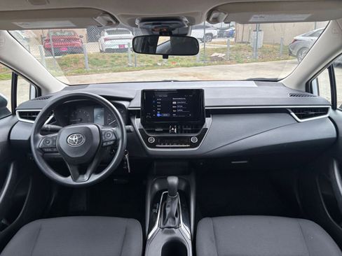 Used 2025 Toyota Corolla LE image 31