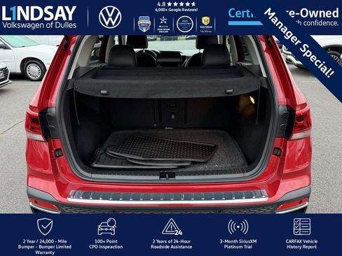 Certified 2022 Volkswagen Taos SEL w/ Panoramic Sunroof Package image 14