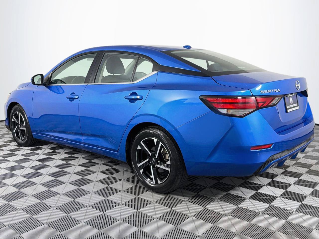 Used 2024 Nissan Sentra SV FWD image 8