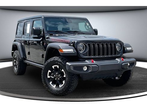 Used 2025 Jeep Wrangler Unlimited Rubicon AWD/4WD image 2