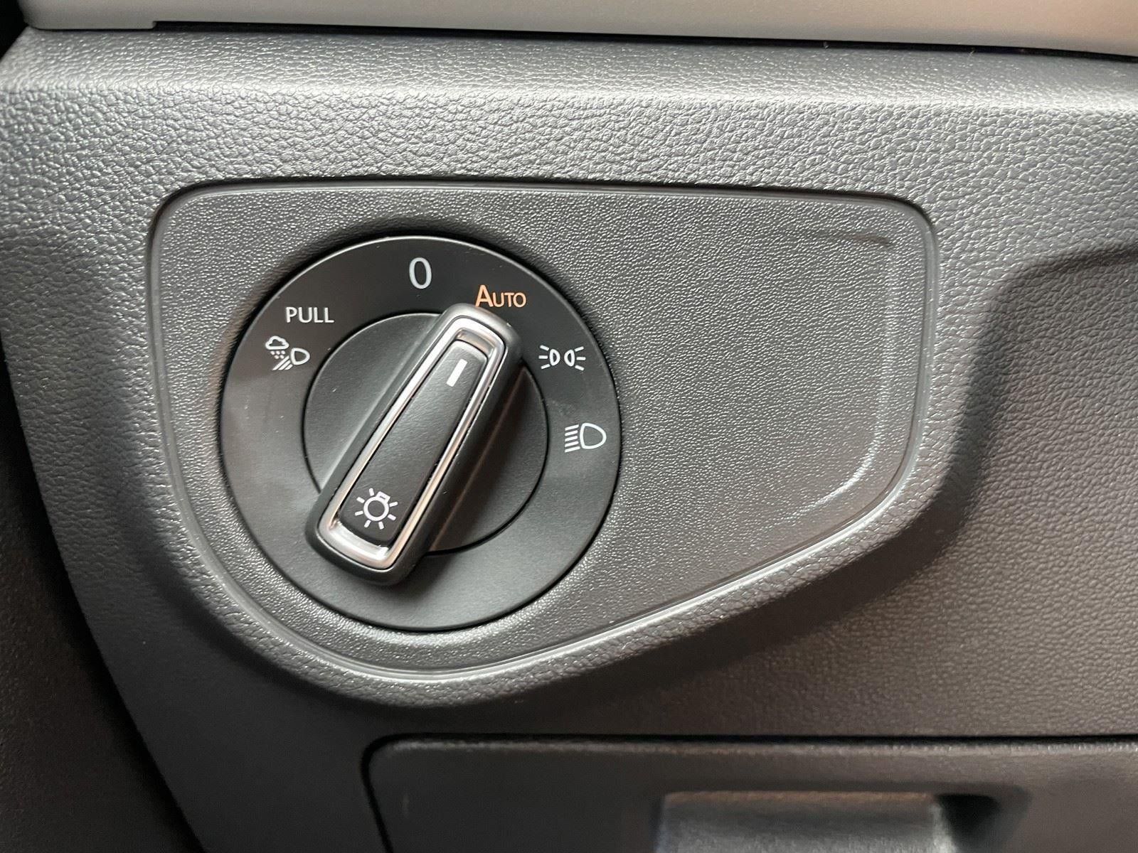 Used 2022 Volkswagen Atlas SE FWD image 34