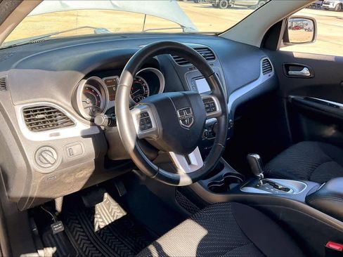 Used 2014 Dodge Journey SXT w/ Flexible Seating Group image 16