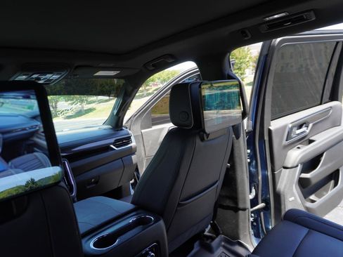 Used 2026 GMC Yukon XL Elevation w/ Elevation Premium Package AWD/4WD image 37