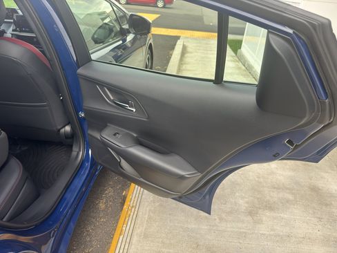 Used 2025 Toyota Prius Plug-In Hybrid image 15