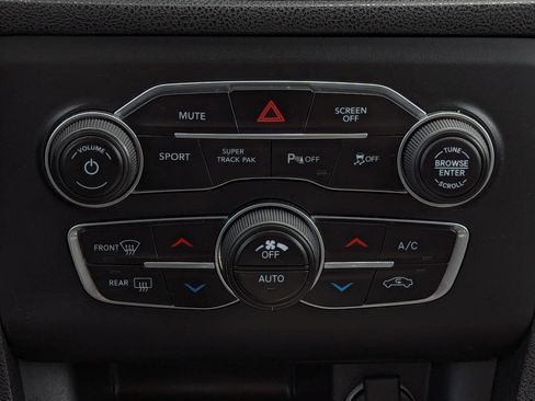 Used 2019 Dodge Charger SXT w/ Cold Weather Package AWD/4WD image 21