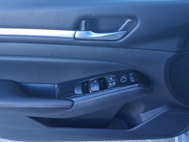 Certified 2025 Nissan Altima 2.5 SR FWD image 10
