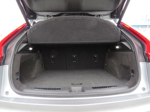 Used 2024 Cadillac XT4 Premium Luxury image 15