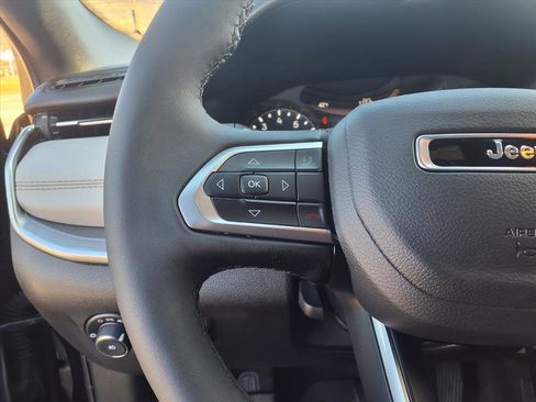 Used 2025 Jeep Compass Limited w/ Sun & Sound Group image 14