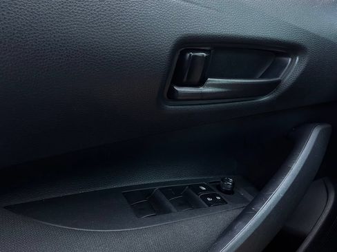 Used 2025 Toyota Corolla LE FWD image 19