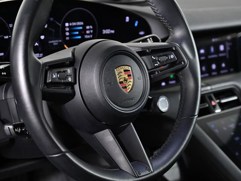 Used 2021 Porsche Taycan RWD image 10
