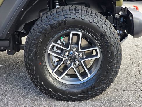 New 2025 Jeep Gladiator Mojave w/ Convenience Group image 12