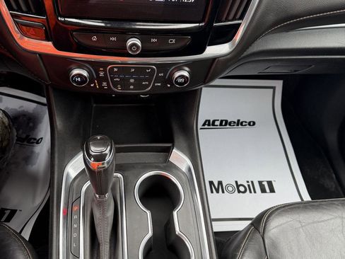 Used 2020 Chevrolet Traverse LT image 22