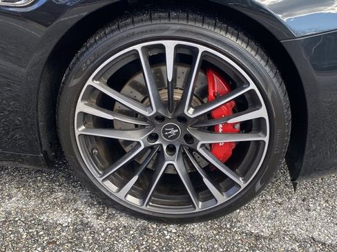 Used 2022 Maserati Quattroporte Trofeo image 12