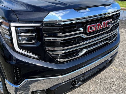 Used 2023 GMC Sierra 1500 SLT w/ SLT Premium Package AWD/4WD image 30