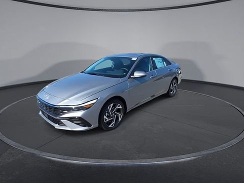 New 2026 Hyundai Elantra Limited FWD image 5