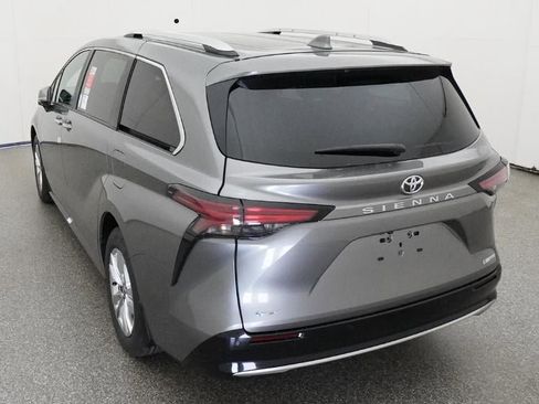 New 2026 Toyota Sienna Limited image 6