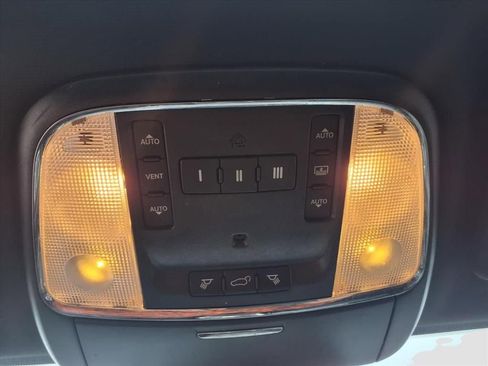 Used 2017 Jeep Grand Cherokee Limited w/ Luxury Group II image 26