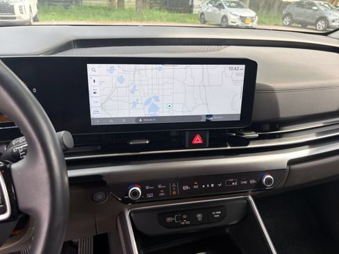 Used 2026 Kia Carnival FWD image 20